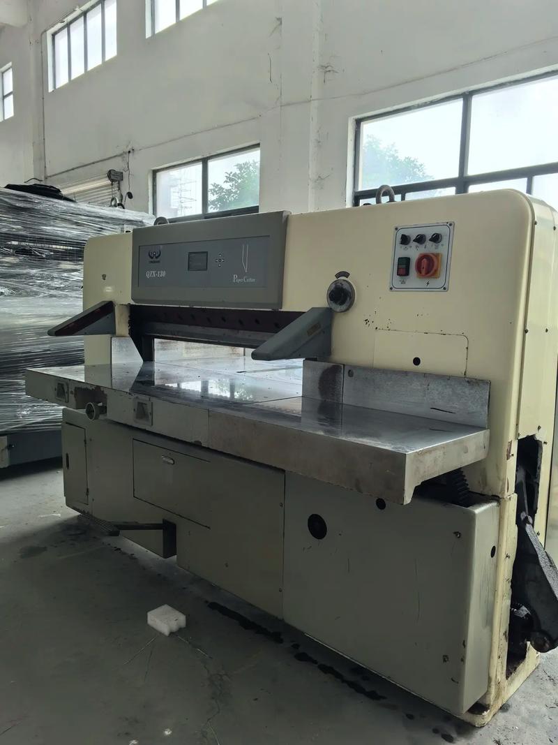 高效精准的纸张处理专家 深度解析1300切纸机